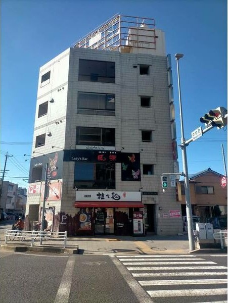 第一マツヤビルの外観