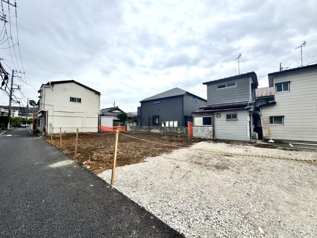 練馬区春日町1丁目　子育て最適エリア　角地含む全3区画の前面道路含む現地写真