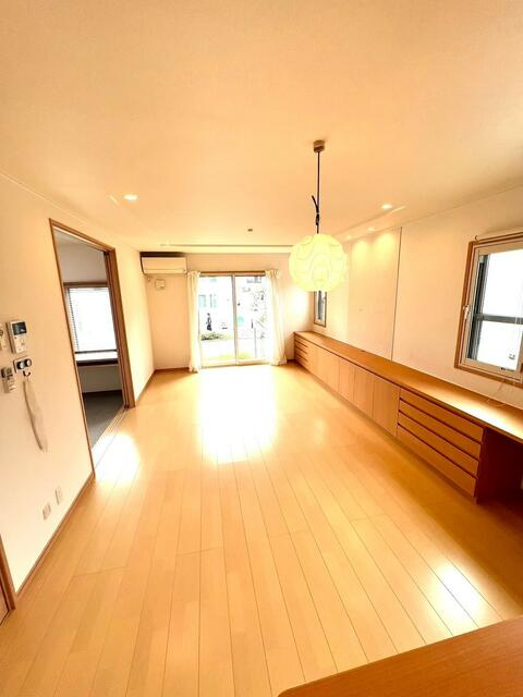 南生田戸建の居間・リビング