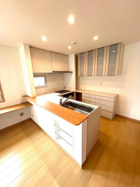 南生田戸建のキッチン