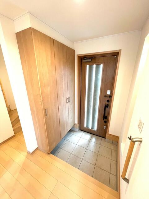 南生田戸建の玄関