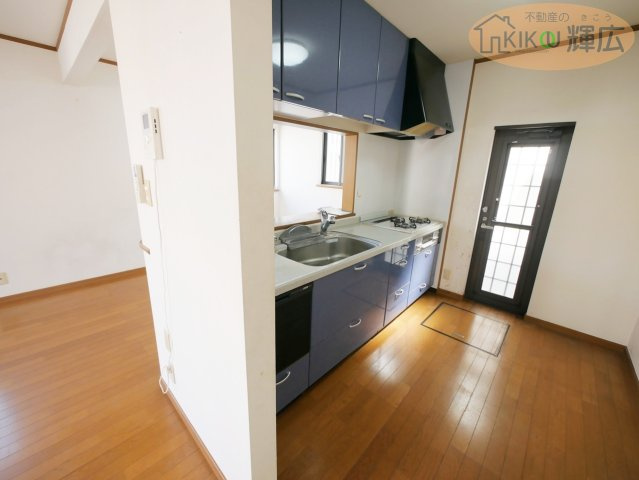 明石市二見町西二見　中古戸建のキッチン|リフォーム前写真