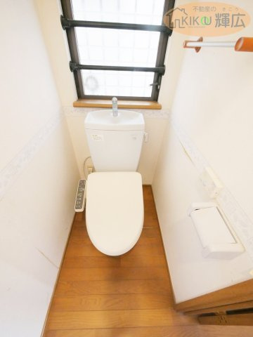明石市二見町西二見　中古戸建のトイレ|リフォーム前写真