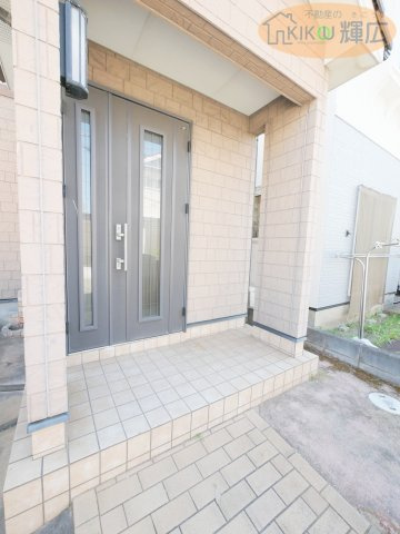 明石市二見町西二見　中古戸建の玄関