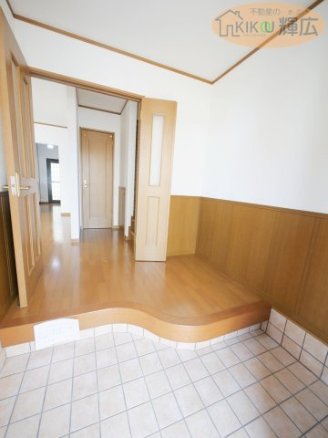 明石市二見町西二見　中古戸建の玄関