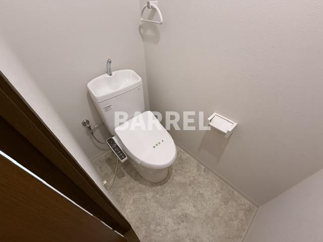 豊中市本町５丁目の賃貸マンションのトイレ