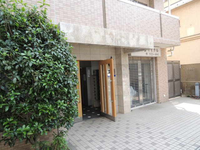 【エントランス】