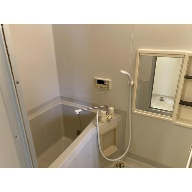 コンフォーレハイムレッドの浴室