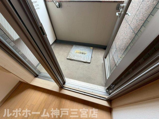 エステムコート三宮駅前ラ・ドゥーのバルコニー