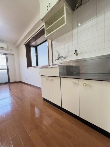 アンプルール新屋敷のキッチン