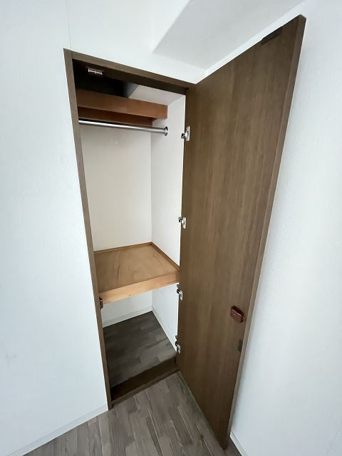 尼崎市三反田町２丁目の賃貸マンションの収納
