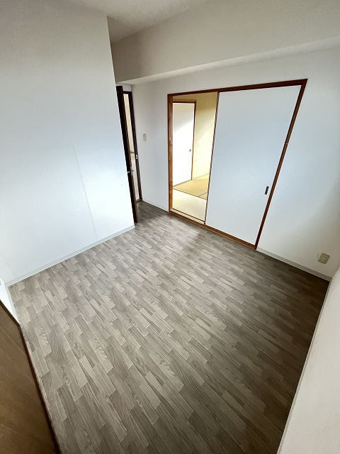尼崎市三反田町２丁目の賃貸マンションの居間・リビング