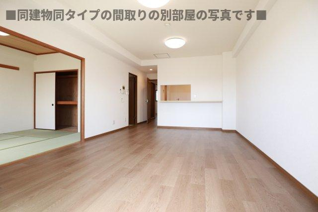 アーク昭島レジデンスの居間・リビング