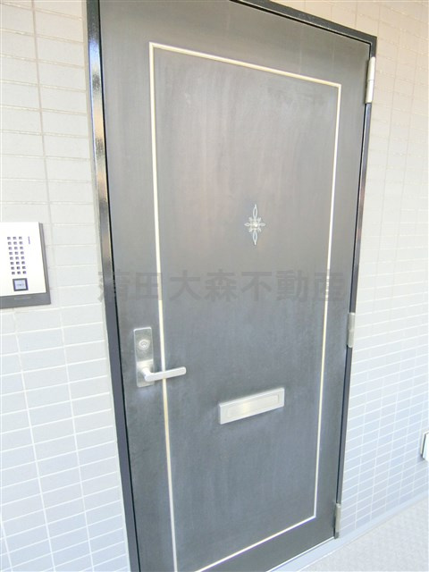 クレッセント下丸子の玄関