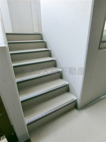 クレッセント下丸子のその他共用部分|共用階段