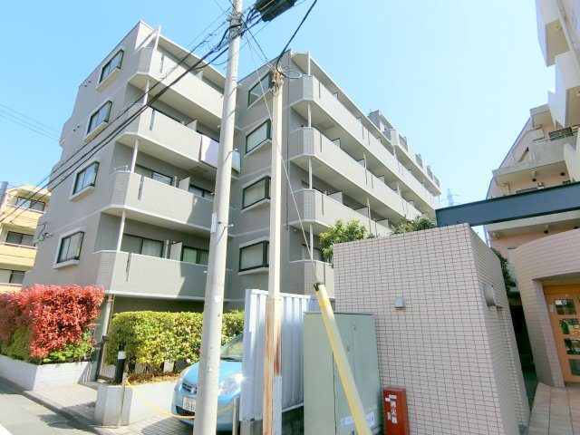 クレッセント下丸子の外観|1991年8月築　RC鉄筋コンクリート造地上3階建て総戸数53戸の分譲賃貸マンション
東京都大田区下丸子2丁目東急多摩川線武蔵新田駅徒歩5分、下丸子駅徒歩10分