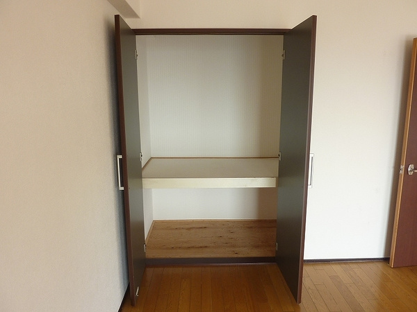 久留米パインハイツ【10.000円キャッシュバック対象物件】の収納|こまごまとしたものを収納できそうですね