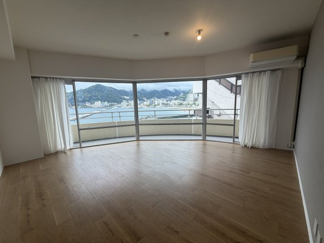 フジタ第二熱海マンションの居間・リビング