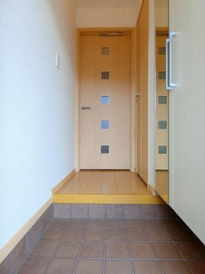 【玄関】 | グリーンオアシスＤ | シンプルで使いやすい玄関です