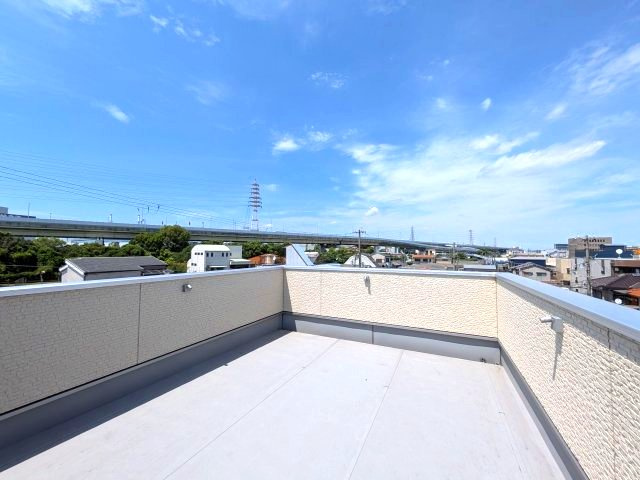 堺市西区浜寺石津町西４丁のバルコニー|眺望が自慢のルーフバルコニーです