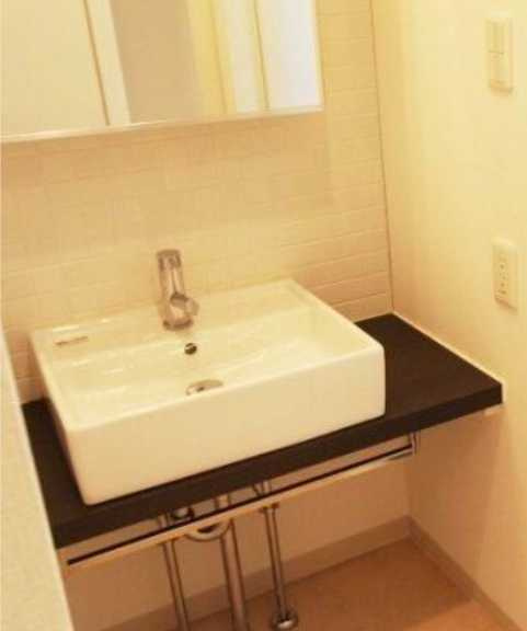 プライムアーバン目黒大橋ヒルズ　ペット相談　宅配BOX　浴室乾燥の洗面所