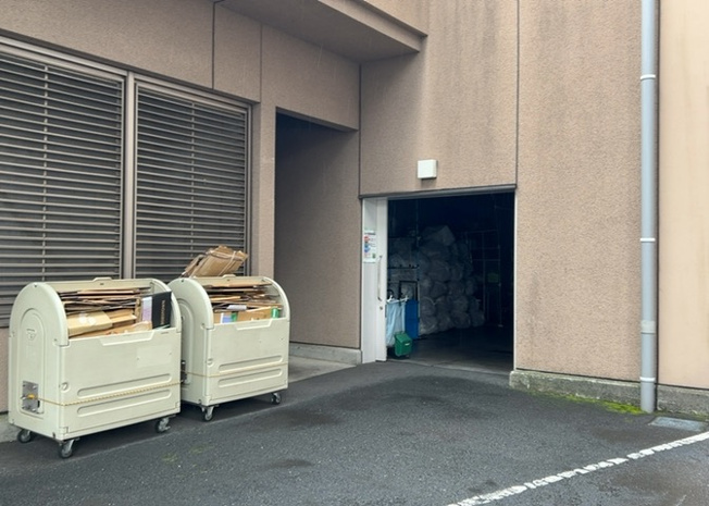 【設備】 | オラリオンサイト２番館 | 共有部分は、住民なら誰もが使える設備のこと。例えば駐車場やエレベーター、インターネット設備、セキュリティ設備などがあります。他にも、マンションの廊下・外部階段やエントランス・ゴミ置き場などがあります。