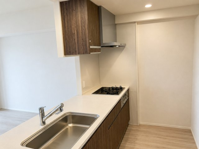 プレサンスロジェ宜野湾大山ヴォールのキッチン|※AIを使用して、家具などを削除しています。