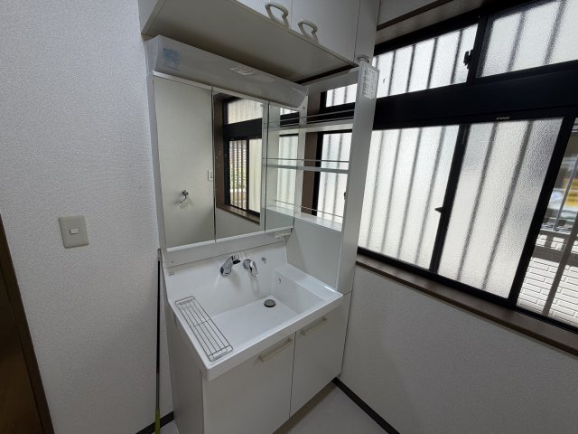 我孫子市湖北台4丁目　中古戸建ての独立洗面台