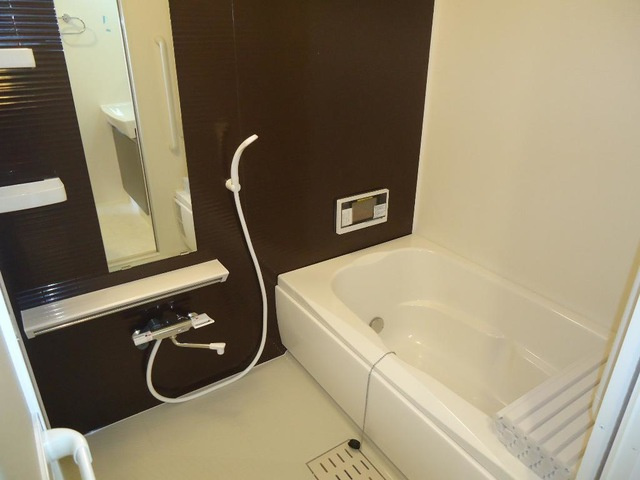 フェニックスハイツ十連寺【キャッシュバック対象物件】の浴室|落ち着いた空間のお風呂です