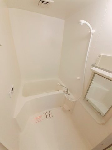 【浴室】 | メゾンボヌールＥ | きれいなお風呂です