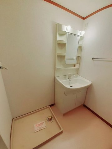 【洗面所】 | メゾンボヌールＥ | コンパクトで使いやすい洗面所
