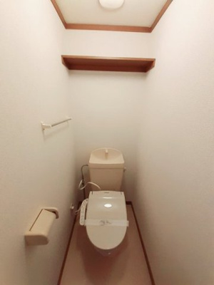 【トイレ】 | メゾンボヌールＥ | 落ち着いた色調のトイレです