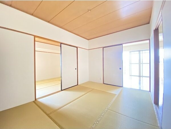 リヴェール野立の和室