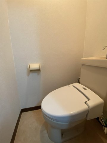 アンプルール新屋敷のトイレ