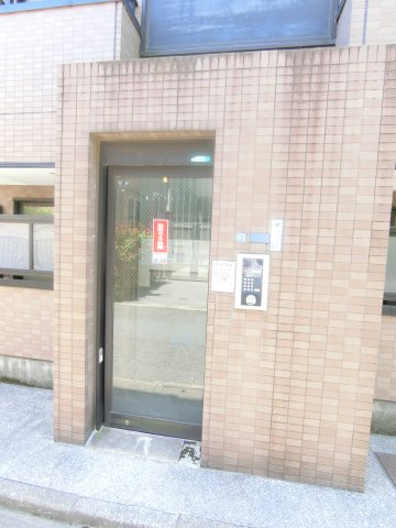 アイリスAのエントランス|エントランス　オートロック