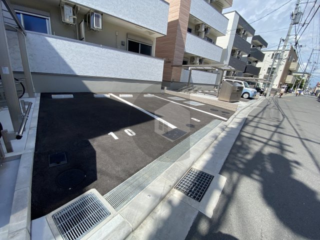 フジパレス弥刀5番館の駐車場