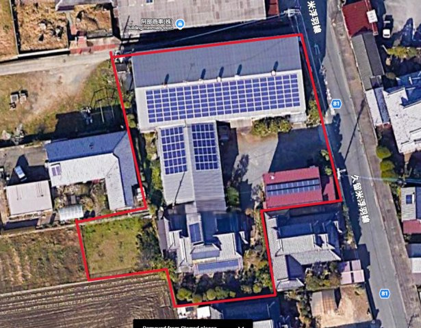 田主丸町菅原 3棟まとめて（倉庫、車庫、中古戸建）の外観|倉庫の屋根に 49.75kwの太陽光パネルが設置されており、2033年11月まで九州電力の購入料金単