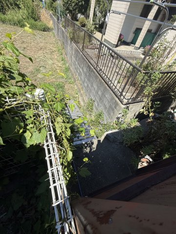 田主丸町菅原 3棟まとめて（倉庫、車庫、中古戸建）の外観|木造瓦葺2階建ての西側に 198.0㎡の雑種地もあります。