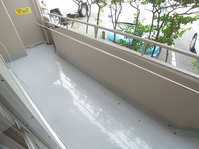ヒルズ兵庫のバルコニー|日当たり良好の南向きバルコニー