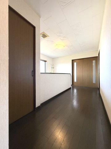 山川町中古戸建の内装|2階の廊下
