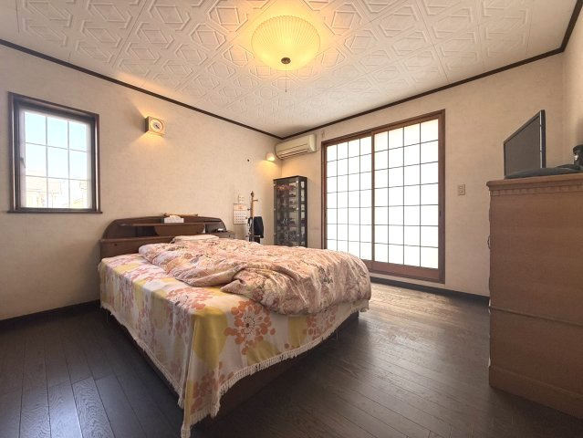 山川町中古戸建の洋室|8帖の洋室