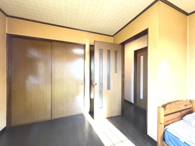 山川町中古戸建の洋室|7.3帖の洋室
