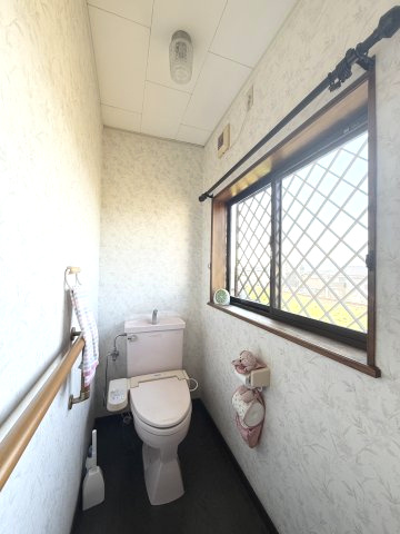 山川町中古戸建のトイレ|2階にもトイレがあります