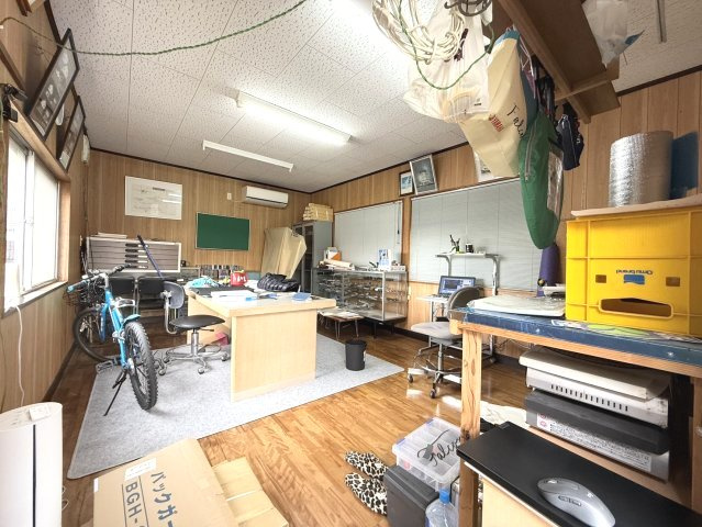 山川町中古戸建の内装|離れの平家の内観