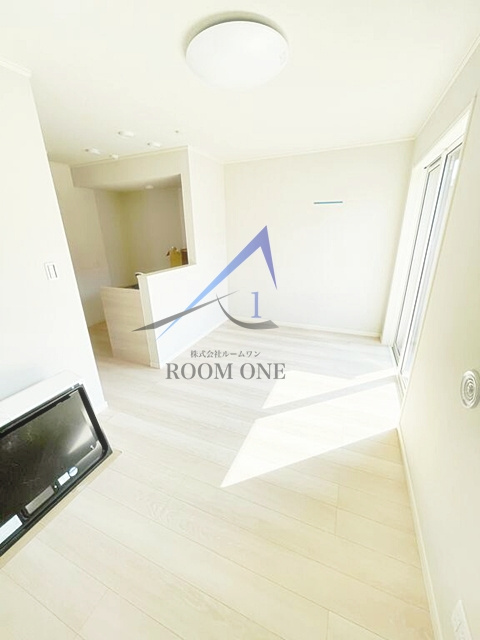 ジュネスハイム早宮の居間・リビング|洋室のお部屋です。
