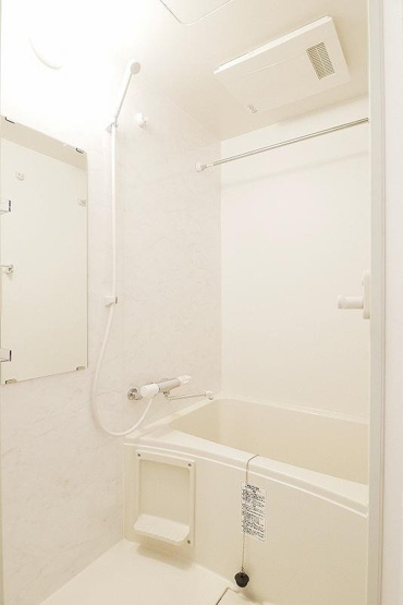 【浴室】 | ＣＯＵＲＴＹＡＲＤ洗足 | 物件の画像5