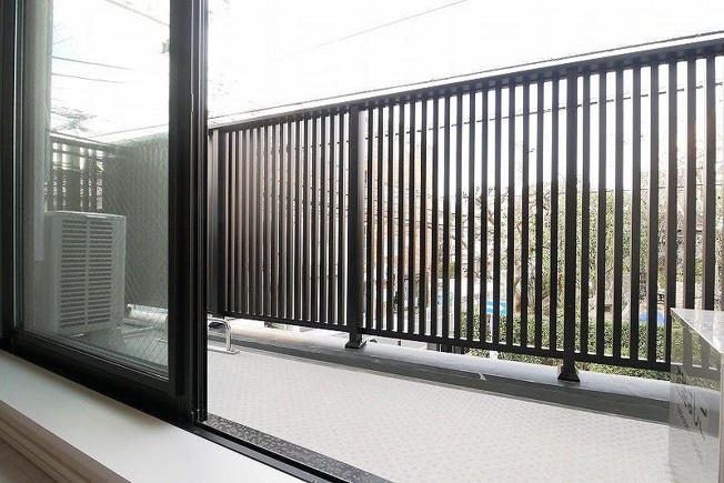 【バルコニー】 | ＣＯＵＲＴＹＡＲＤ洗足 | 物件の画像10