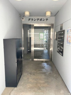 【エントランス】 | グランデポンテ | オートロック付のエントランス