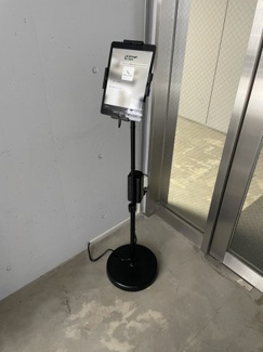 【設備】 | グランデポンテ | 顔認証でのハンズフリー解錠、外出中の来訪者対応やスマート置き配対応のライナフGate導入