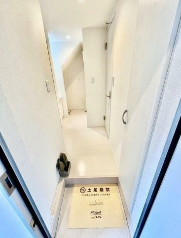 クレア堀崎町の玄関